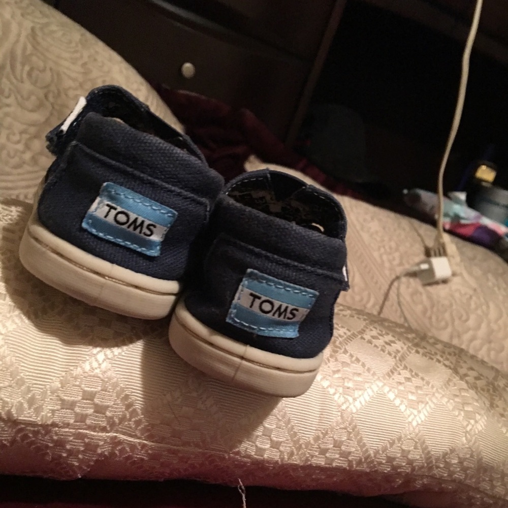 Toms shoes